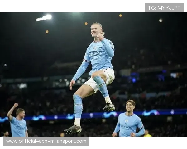 阿贾克斯研究哈兰德式九号牵制：未来足球战术的新风向