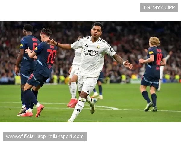 皇马瞄准拜仁26岁中卫,2进2出价值1.1亿球队焕新颜,皇马1-2拜仁 皇马瞄准拜仁26岁中卫,2进2出价值1.1亿球队焕新颜,皇马1-2拜仁