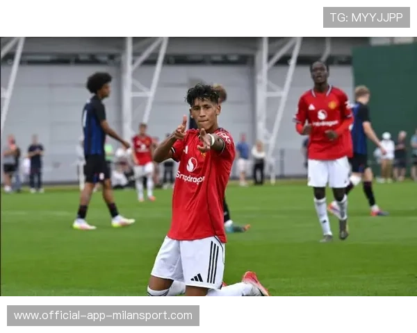 曼联青训新星继续发光,球队进入新阶段 曼联青训新星继续发光,球队进入新阶段